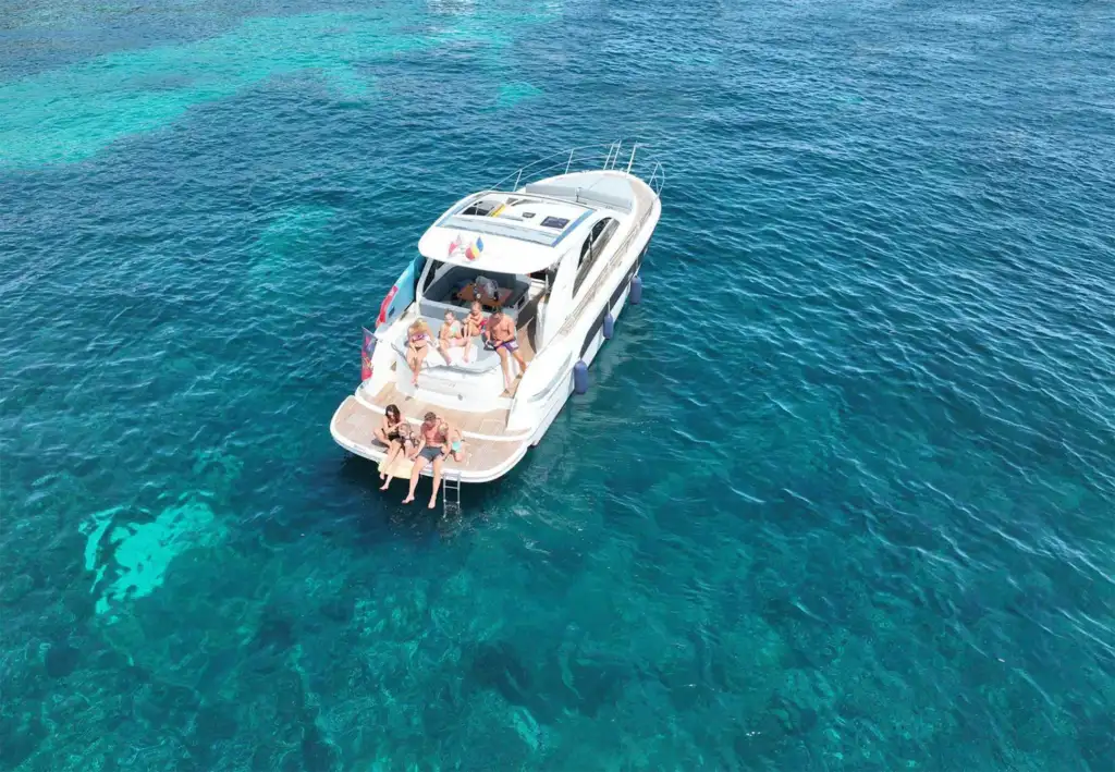 bavaria-390-ht-yacht-charter-cannes3