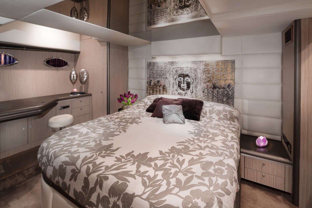 sunseeker-predator-68-tranquility5